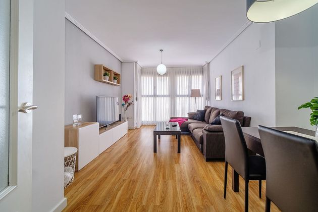 Foto 2 de Piso en alquiler en calle Cardenal Benlloch de 3 habitaciones con muebles y aire acondicionado