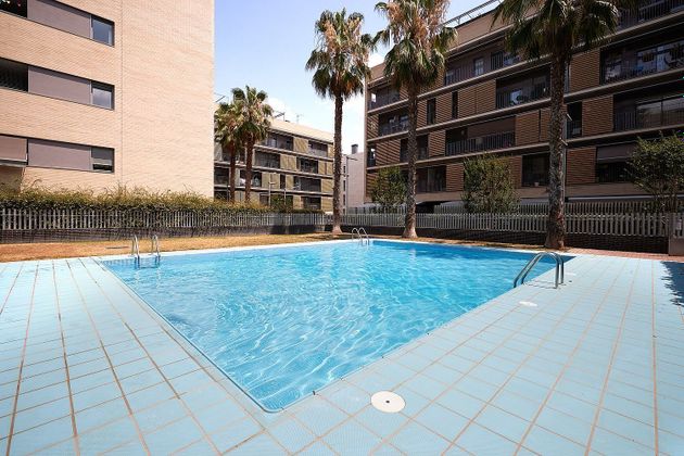 Foto 1 de Pis en lloguer a calle Josep Irla de 2 habitacions amb terrassa i piscina