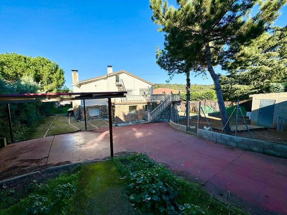 Foto 2 de Xalet en venda a Valdeaveruelo de 5 habitacions amb terrassa i jardí