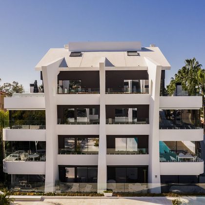 Foto 1 de Àtic en venda a calle De Los Alcotanes de 3 habitacions amb terrassa i piscina