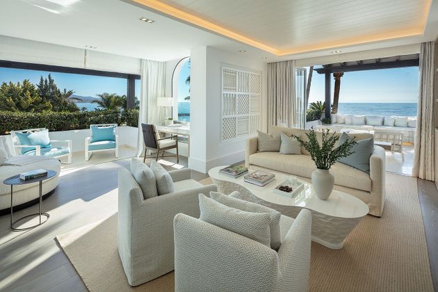 Foto 1 de Àtic en venda a Lomas de Marbella Club - Puente Romano de 3 habitacions amb terrassa i balcó