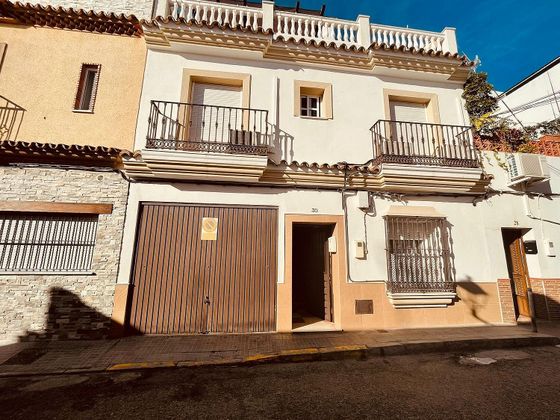 Foto 2 de Casa en venda a calle Crucero Canarias de 4 habitacions amb terrassa i garatge