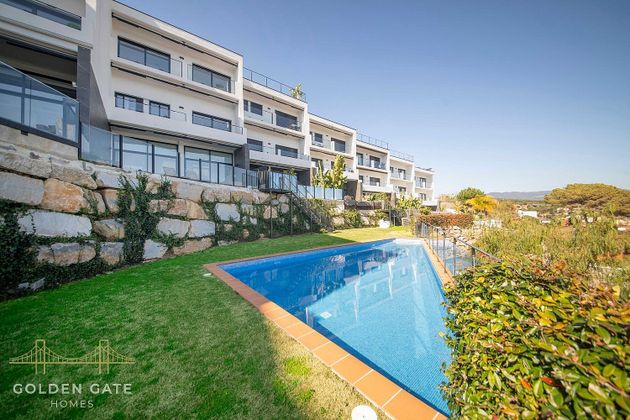 Foto 1 de Casa en venda a Caldes d´Estrac de 4 habitacions amb terrassa i piscina