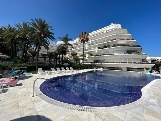Foto 1 de Pis en lloguer a Playa de la Fontanilla de 4 habitacions amb terrassa i piscina