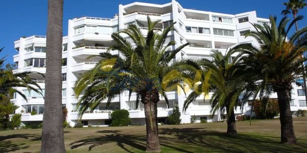 Foto 1 de Pis en venda a Guadalmina de 3 habitacions amb terrassa i piscina