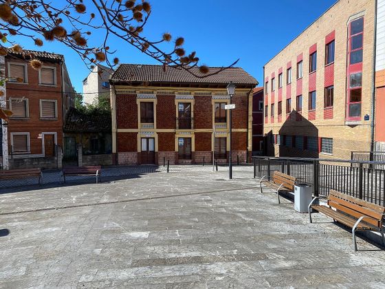 Foto 2 de Casa en venda a plaza Santa Eulalia Busto de 6 habitacions amb terrassa i balcó