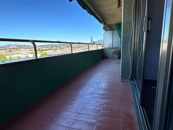 Foto 1 de Pis en venda a Espronceda - Campoamor - Santa Pau de 4 habitacions amb terrassa i balcó