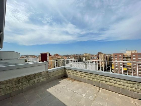 Foto 1 de Ático en venta en pasaje Pompeu de 3 habitaciones con terraza y aire acondicionado