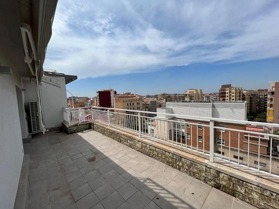 Foto 1 de Ático en venta en pasaje Pompeu de 3 habitaciones con terraza y aire acondicionado