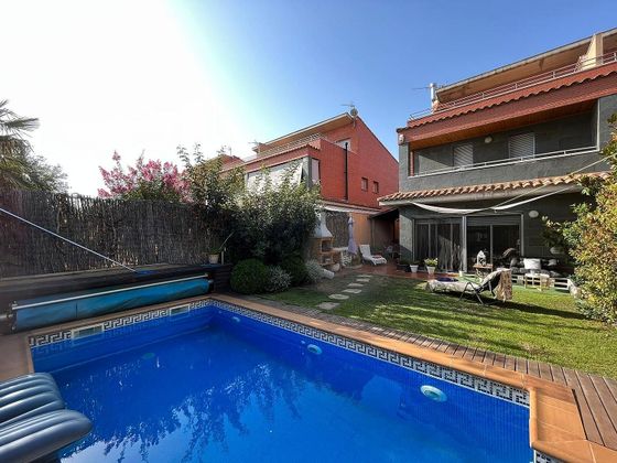 Foto 1 de Venta de casa en Rosselló de 4 habitaciones con terraza y piscina