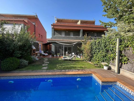 Foto 2 de Casa en venda a Rosselló de 4 habitacions amb terrassa i piscina