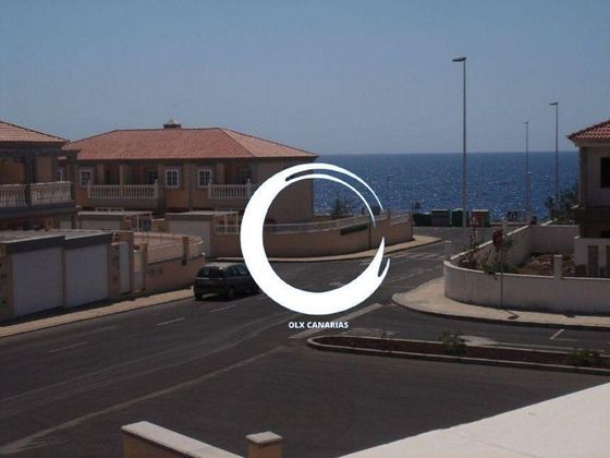 Foto 2 de Dúplex en venda a El Médano de 3 habitacions amb terrassa i piscina