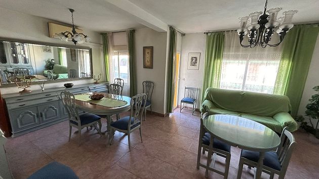 Foto 2 de Piso en venta en Andújar de 3 habitaciones con terraza y balcón