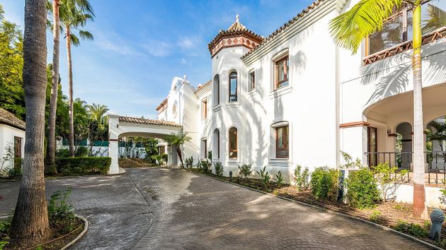 Foto 2 de Xalet en venda a calle Atalaya de Rio Verde de 6 habitacions amb terrassa i piscina