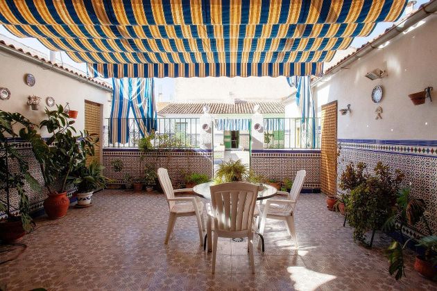 Foto 1 de Casa adossada en venda a calle General Sanjurjo de 4 habitacions amb piscina i calefacció