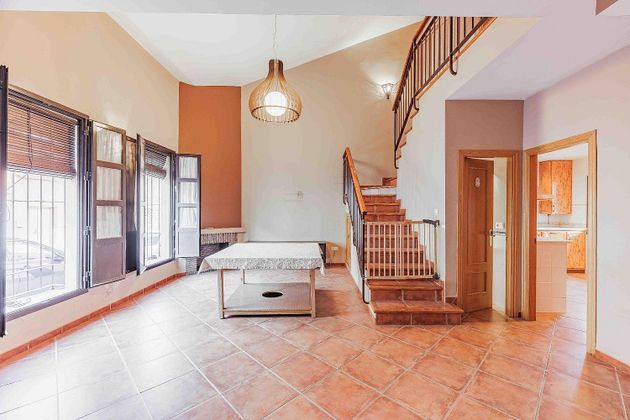 Foto 1 de Casa en venda a Sanlúcar la Mayor de 3 habitacions amb jardí i aire acondicionat