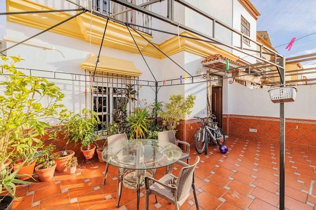 Foto 2 de Casa en venda a Benacazón de 4 habitacions amb terrassa