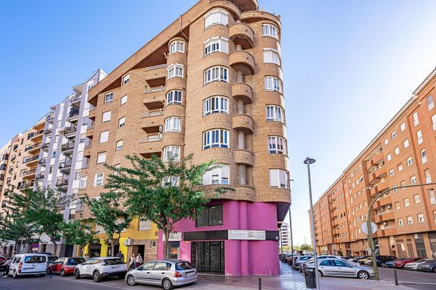 Foto 2 de Pis en venda a calle Riu de la Senia de 4 habitacions amb terrassa i garatge