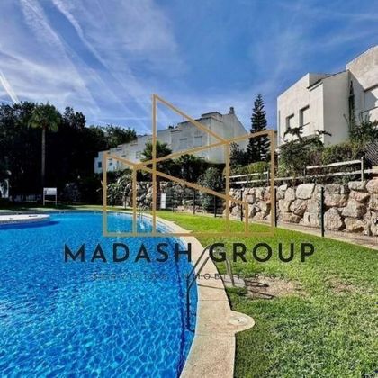 Foto 1 de Chalet en venta en Cap Salou de 3 habitaciones con terraza y piscina
