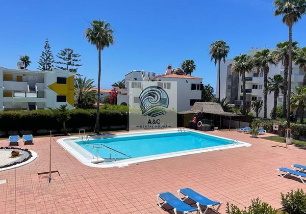 Foto 1 de Pis en lloguer a avenida De Italia de 2 habitacions amb piscina i jardí