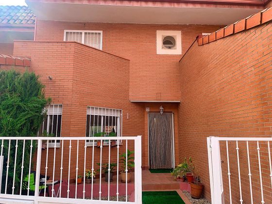 Foto 2 de Venta de casa adosada en Yunquera de Henares de 4 habitaciones con terraza y garaje