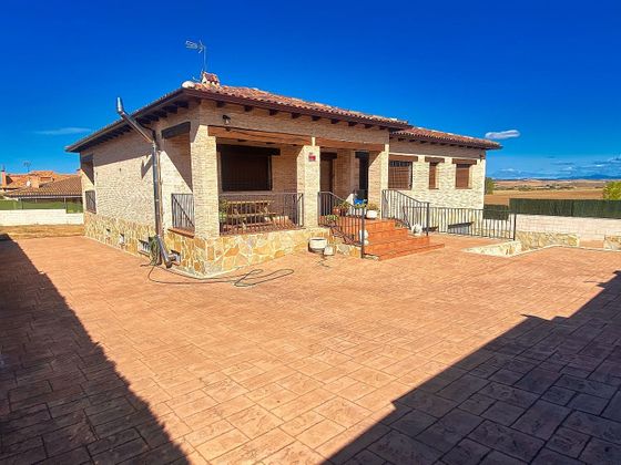 Foto 2 de Xalet en venda a Torrejón del Rey de 6 habitacions amb terrassa i garatge