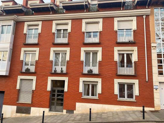 Foto 1 de Pis en venda a plaza De Dávalos de 2 habitacions amb garatge i calefacció