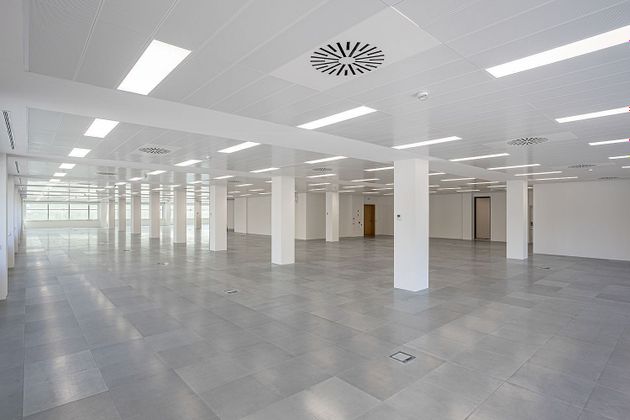 Foto 1 de Oficina en alquiler en Can Mates  - Volpelleres de 545 m²