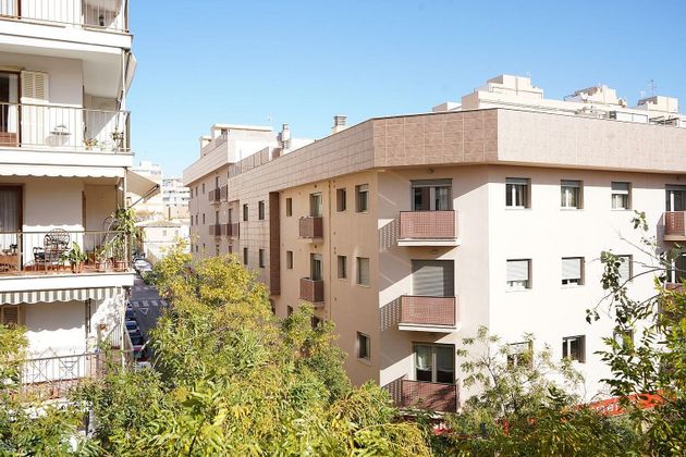 Foto 1 de Venta de piso en Sta. Catalina - El Jonquet de 4 habitaciones con balcón y ascensor