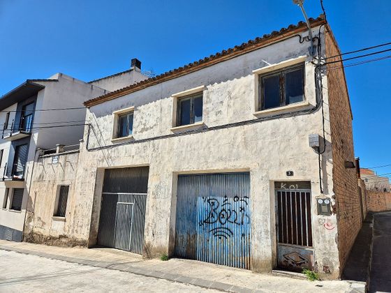Foto 1 de Casa adossada en venda a calle La Jota amb terrassa
