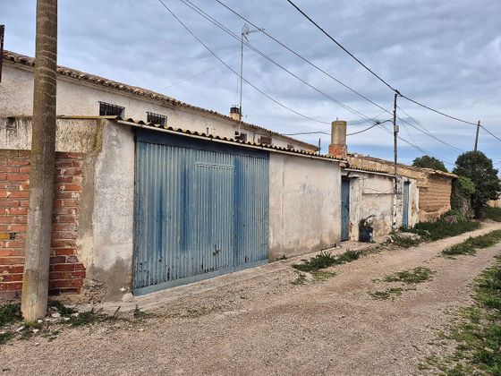 Foto 1 de Casa adossada en venda a urbanización Zapateros de 4 habitacions i 385 m²