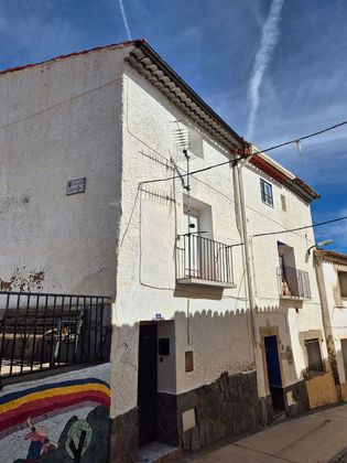 Foto 1 de Casa adossada en venda a calle Fragua de 5 habitacions amb terrassa i balcó