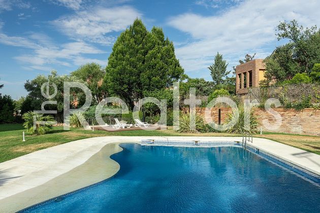 Foto 2 de Venta de chalet en Valdemarín de 8 habitaciones con terraza y piscina