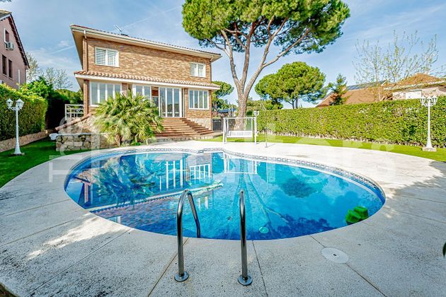 Foto 1 de Chalet en venta en La Cabaña de 6 habitaciones con terraza y piscina