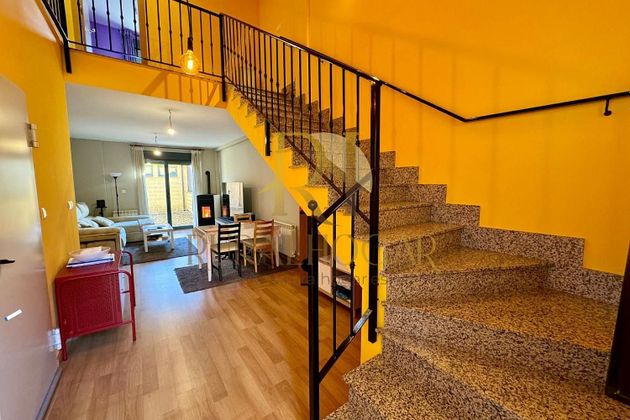 Foto 1 de Casa adossada en venda a Villamañán de 3 habitacions amb jardí i balcó