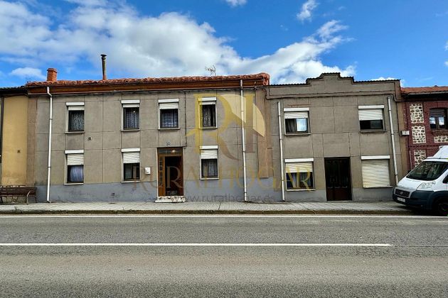Foto 1 de Casa en venda a carretera De León Astorga de 7 habitacions amb terrassa i balcó