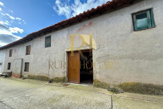 Foto 2 de Casa en venda a carretera De León Astorga de 7 habitacions amb terrassa i balcó