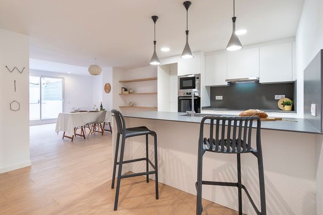 Foto 1 de Pis en venda a Eixample Nord – La Devesa de 3 habitacions amb terrassa i aire acondicionat