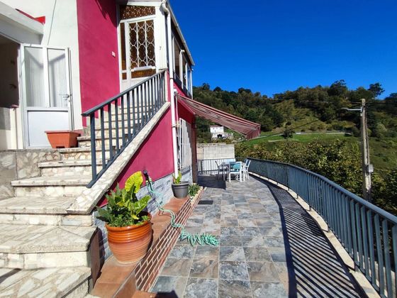 Foto 2 de Casa en venda a San Martín del Rey Aurelio de 5 habitacions amb terrassa i garatge