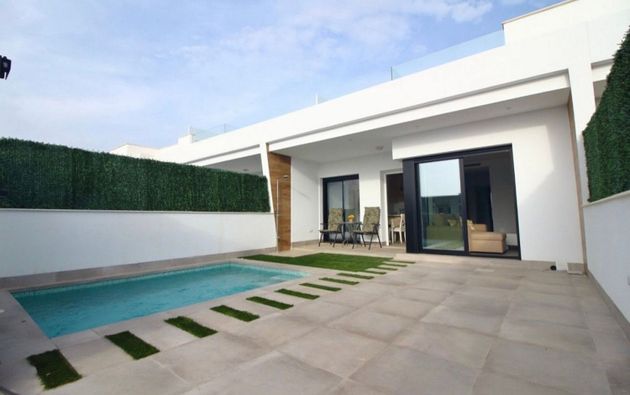 Foto 1 de Xalet en venda a Roda de 2 habitacions amb terrassa i piscina