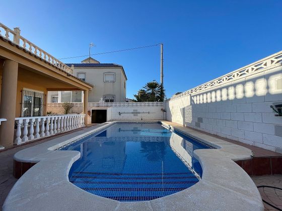 Foto 1 de Alquiler de chalet en calle Estribor de 3 habitaciones con terraza y piscina