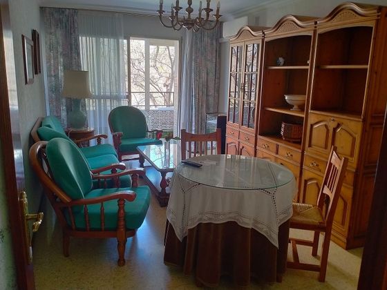 Foto 1 de Pis en lloguer a León de 3 habitacions amb mobles i balcó