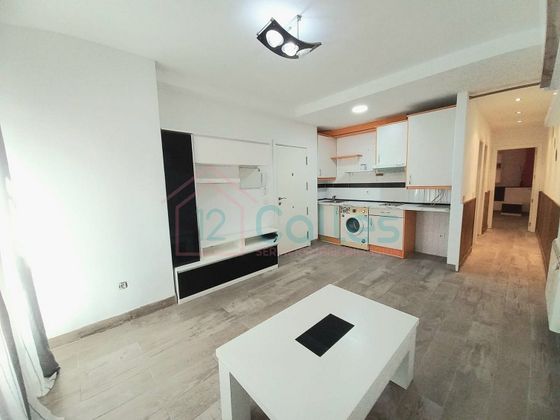 Foto 1 de Venta de piso en Nuevo Aranjuez de 2 habitaciones con piscina y calefacción