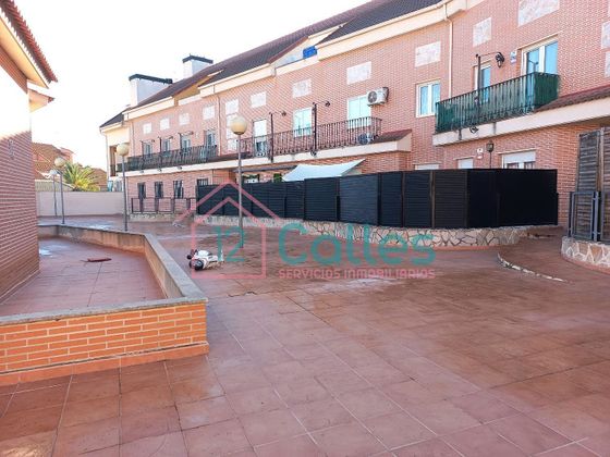 Foto 2 de Àtic en venda a Casco Antiguo Sur de 2 habitacions amb terrassa i piscina