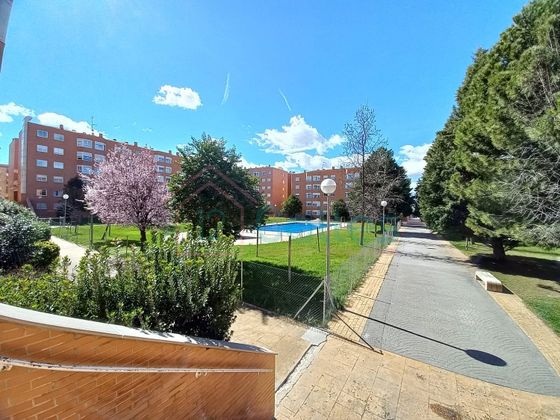 Foto 1 de Pis en venda a Nuevo Aranjuez de 3 habitacions amb piscina i garatge