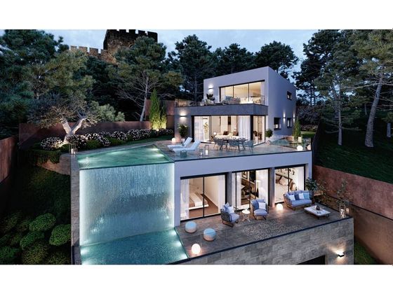 Foto 1 de Casa en venta en Can Roca-Muntanyeta de 4 habitaciones con terraza y piscina
