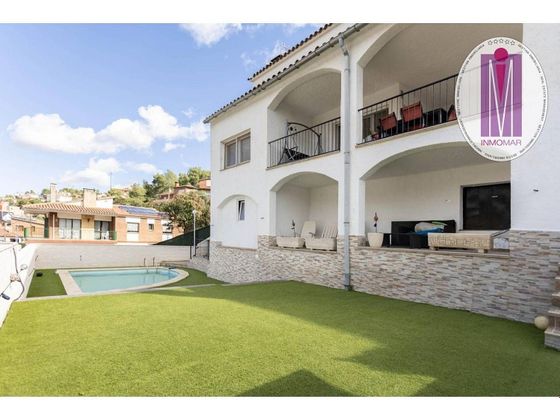 Foto 1 de Casa en venda a Vallirana de 4 habitacions amb terrassa i piscina