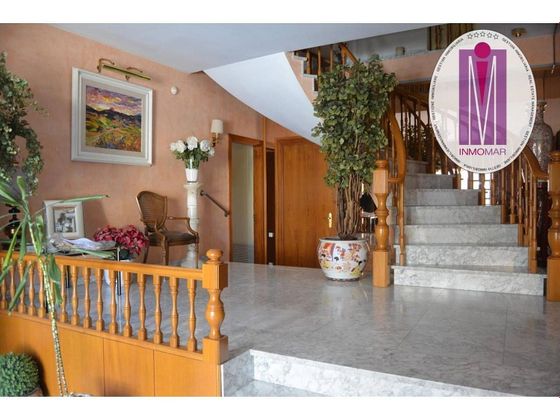 Foto 1 de Casa en venda a Centre - Sant Boi de Llobregat de 6 habitacions amb terrassa i jardí