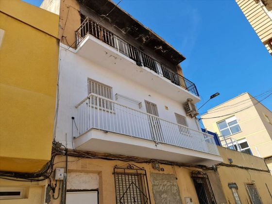 Foto 1 de Piso en venta en Águilas ciudad de 2 habitaciones con terraza y balcón