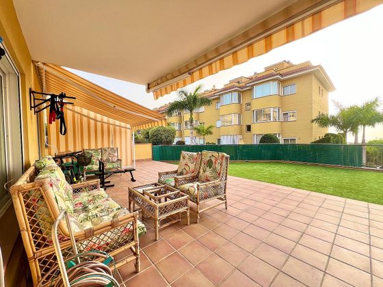 Foto 2 de Piso en venta en Puerto de Santiago de 3 habitaciones con terraza y piscina